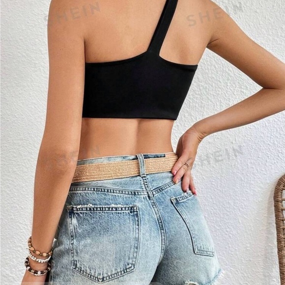 Woman one shoulder black top - Picture 2 of 3